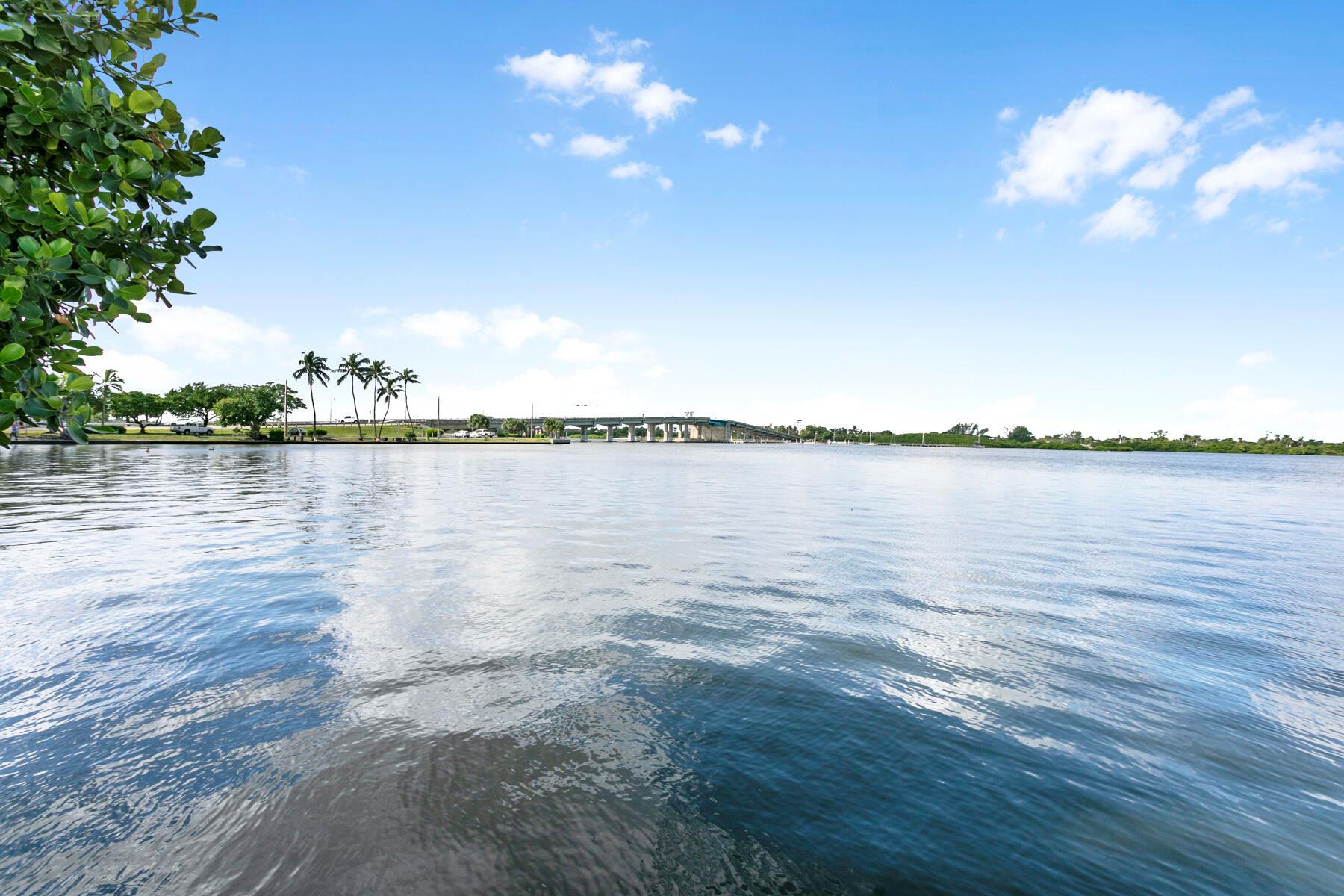 LA PALMA CONDO - Residential