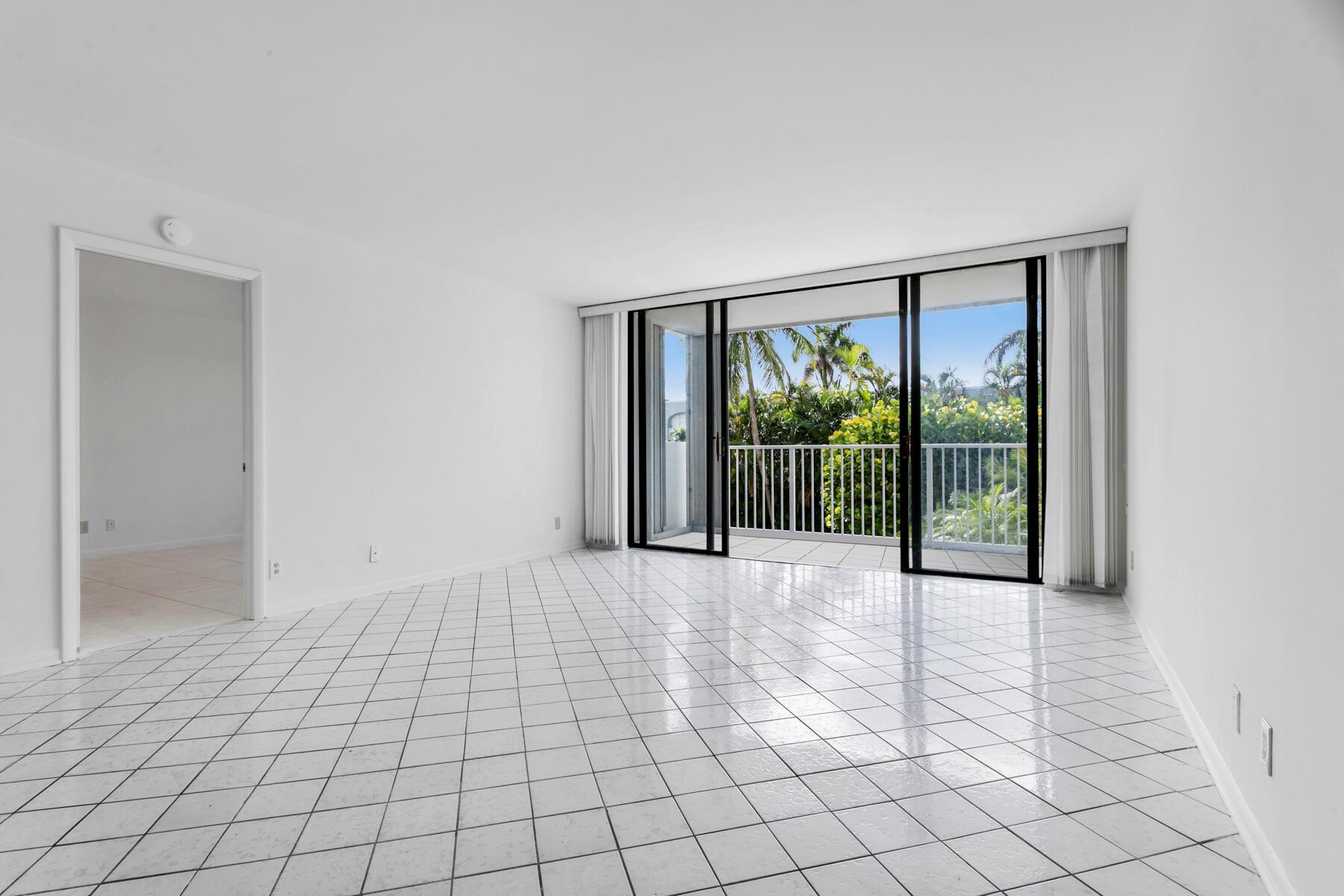 LA PALMA CONDO - Residential