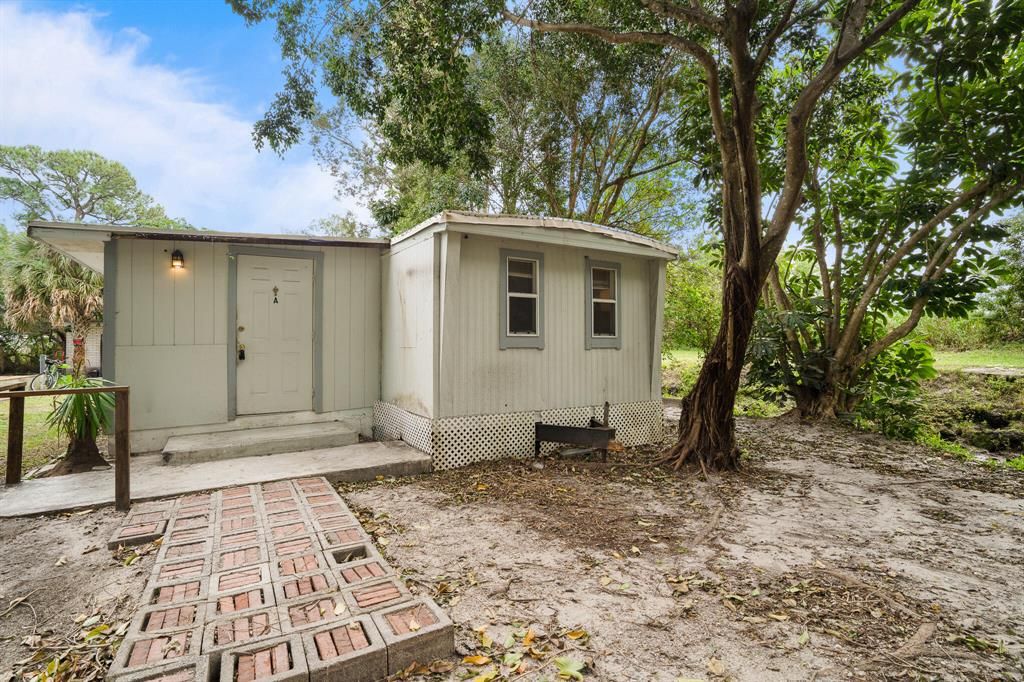 Photo of 5301 SE Kingfish Avenue, Stuart, FL 34997 (MLS # R10846983)