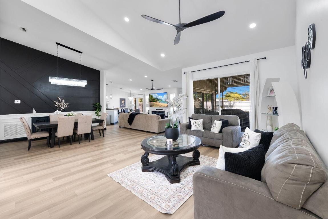 10811 Fox Glen Drive