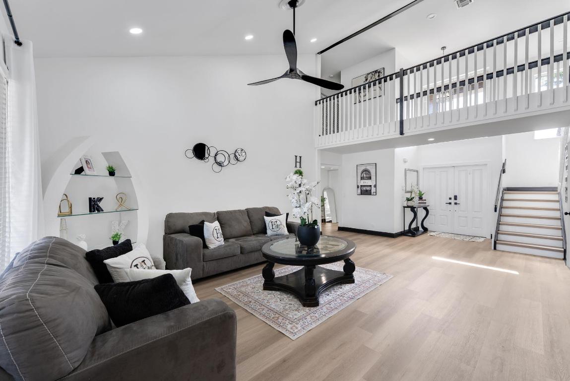 10811 Fox Glen Drive