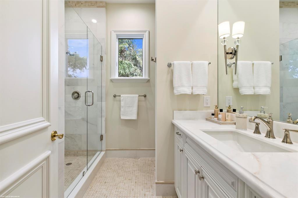 OLD PALM - Residential