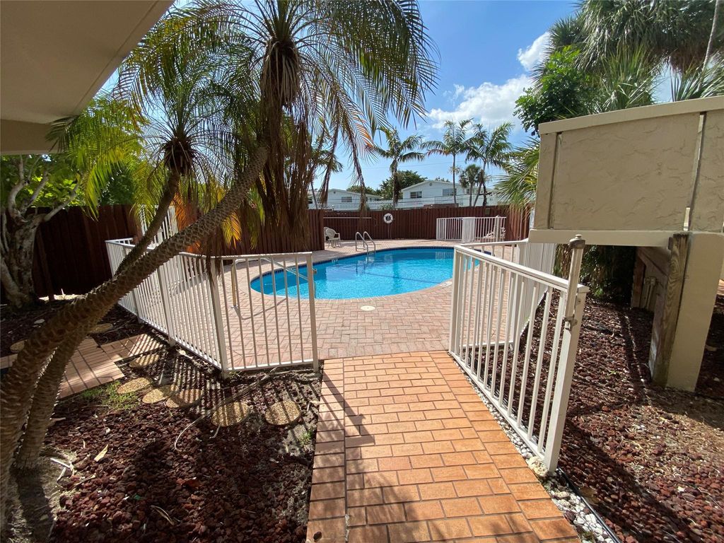 Photo of 3901 NE 21st Avenue #3, Fort Lauderdale, FL 33308 (MLS # F10500964)