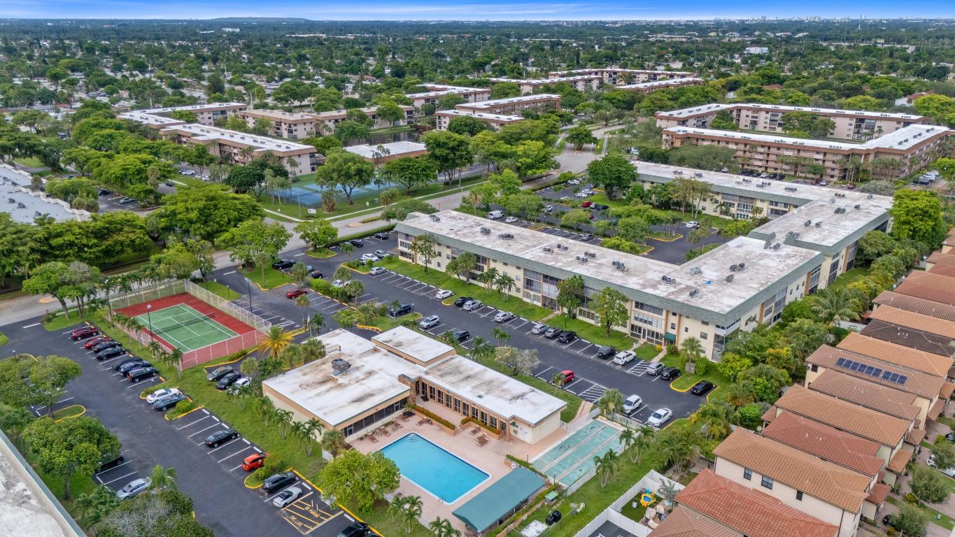 SABAL PALM VILLAGE 2 CONDO - Residential