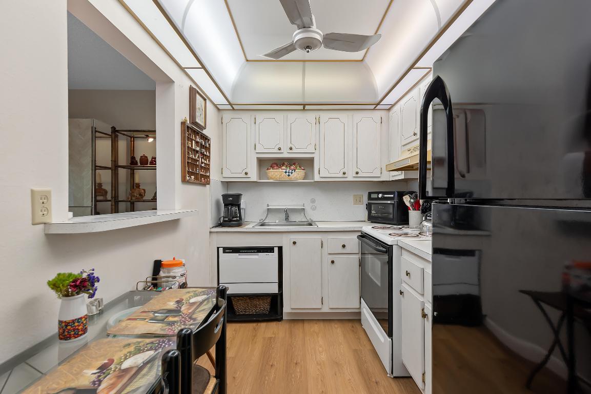 SABAL PALM VILLAGE 2 CONDO - Residential