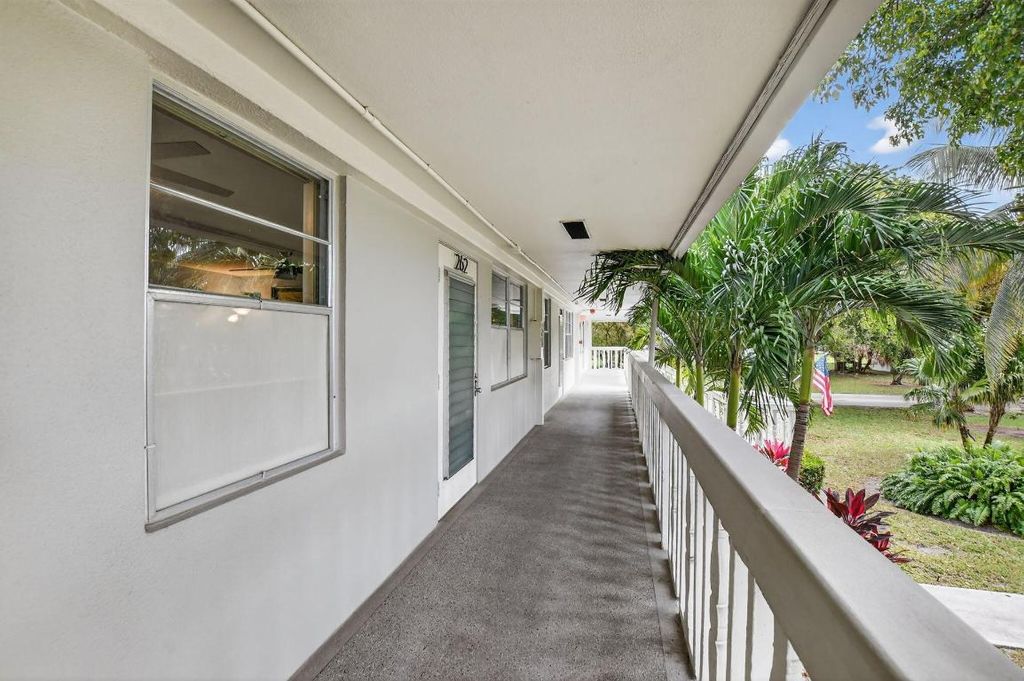 Photo of 262 Ventnor R, Deerfield Beach, FL 33442 (MLS # R11157657)