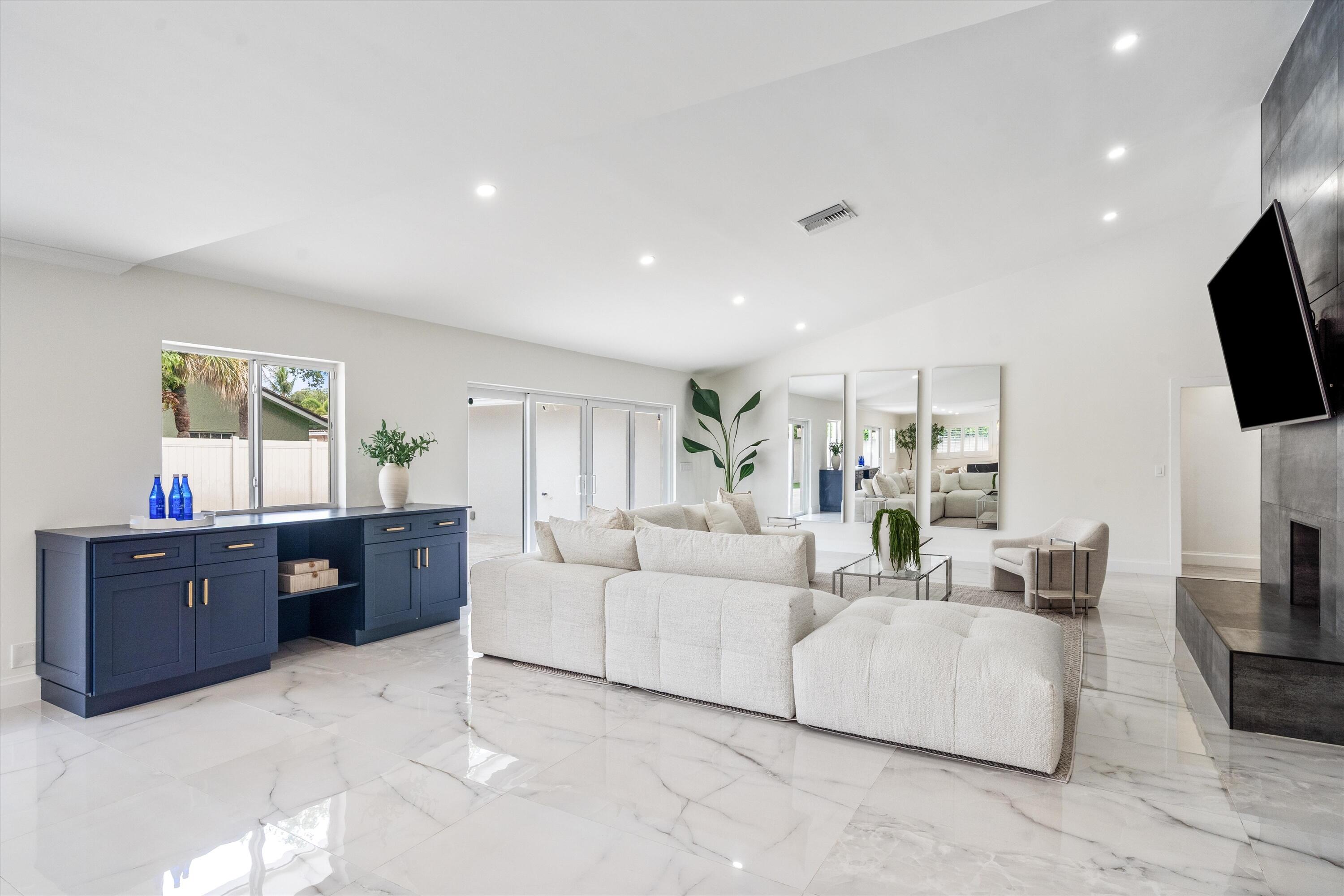 2069 SW 7th Court