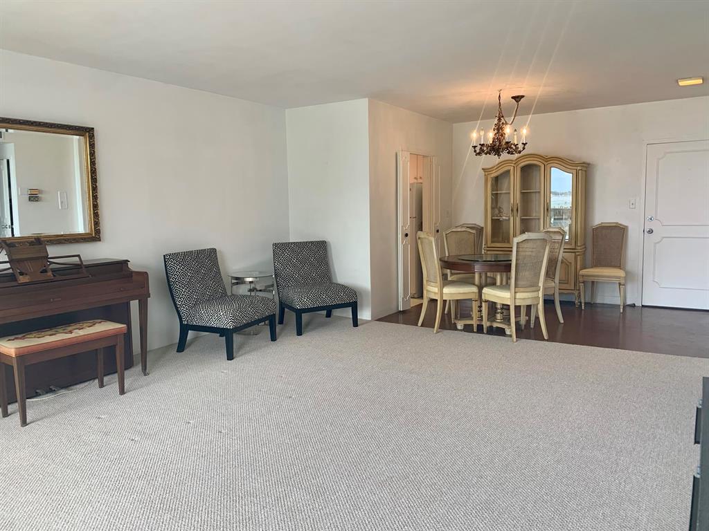 LA FONTANA APTS OF PALM BEACH INC - Residential Lease