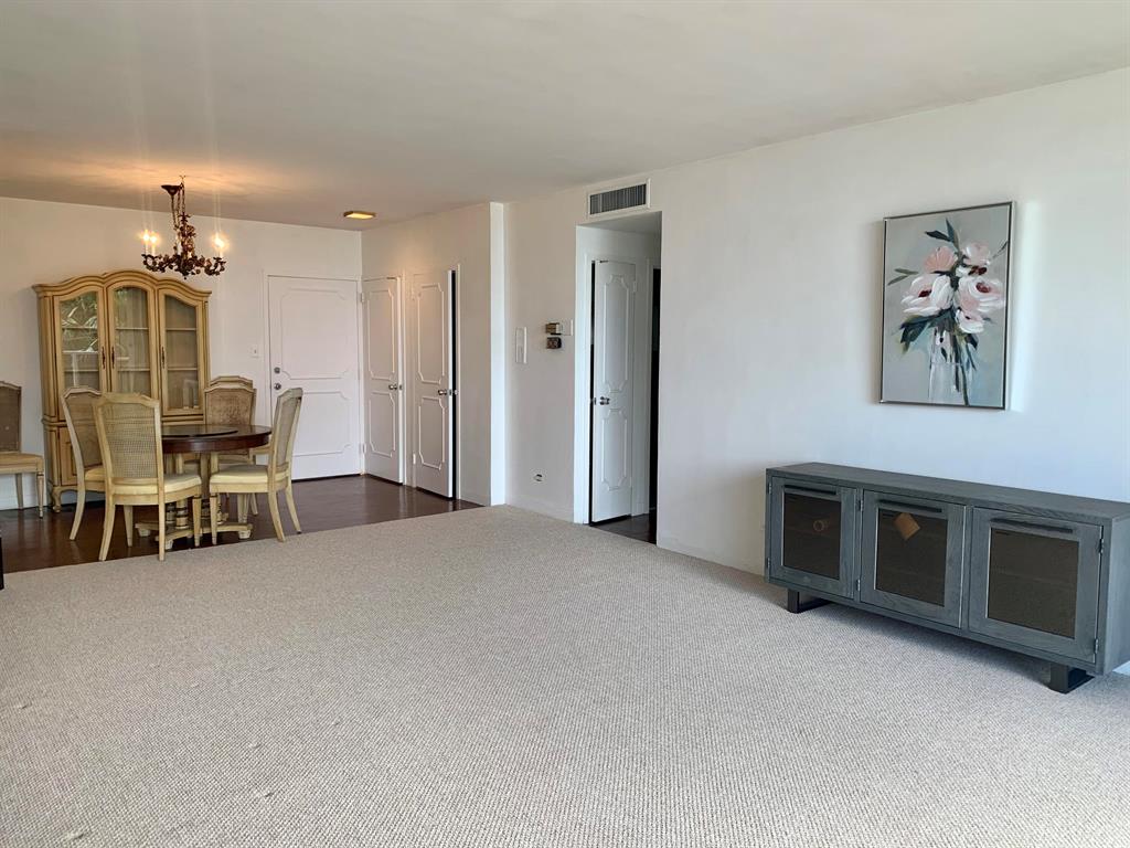 LA FONTANA APTS OF PALM BEACH INC - Residential Lease