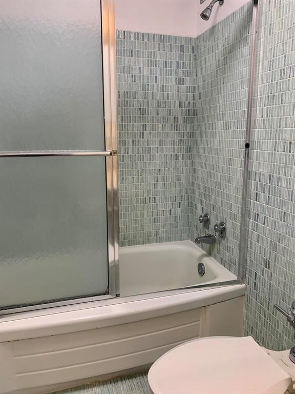 LA FONTANA APTS OF PALM BEACH INC - Residential Lease