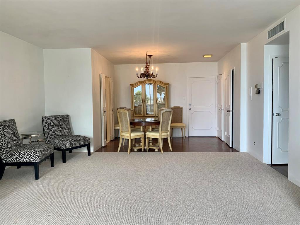 LA FONTANA APTS OF PALM BEACH INC - Residential Lease