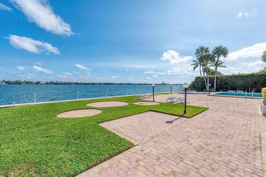 LA FONTANA APTS OF PALM BEACH INC - Residential Lease