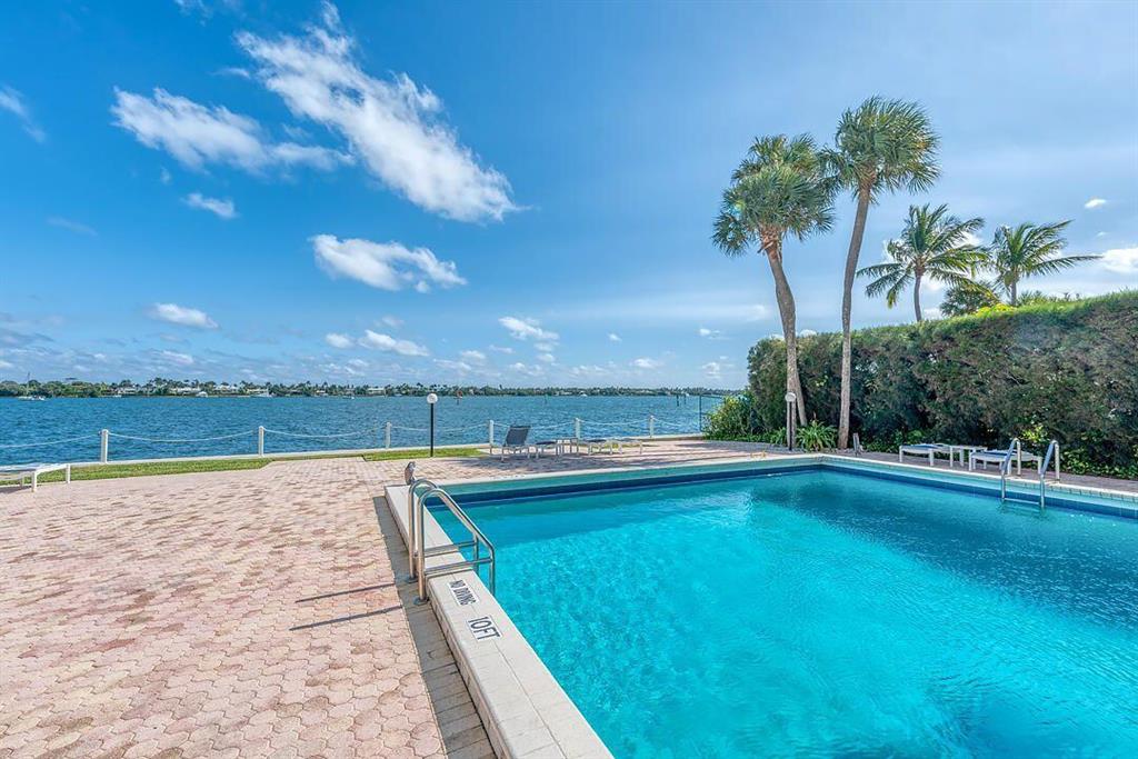 LA FONTANA APTS OF PALM BEACH INC - Residential Lease