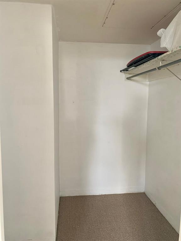 LA FONTANA APTS OF PALM BEACH INC - Residential Lease