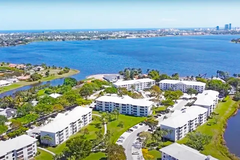 3636 Whitehall Drive Unit 402, West Palm Beach, FL 33401 - MLS#: R11065027
