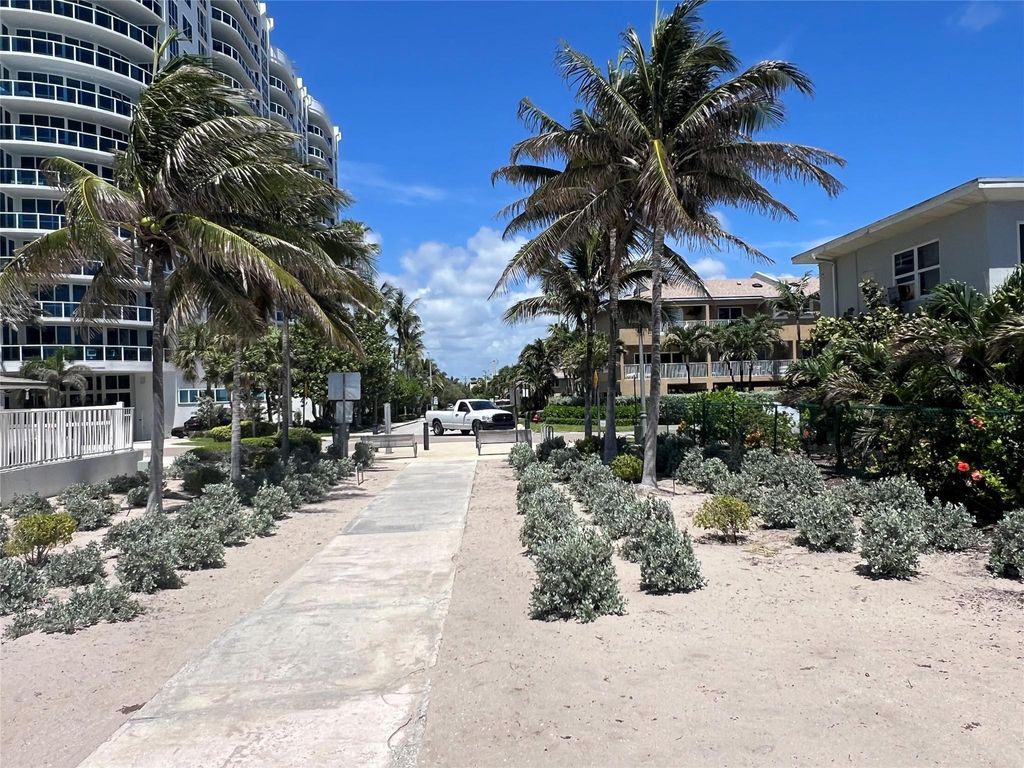 Photo of 3409 SE 8th Street, Pompano Beach, FL 33062 (MLS # F10516893)