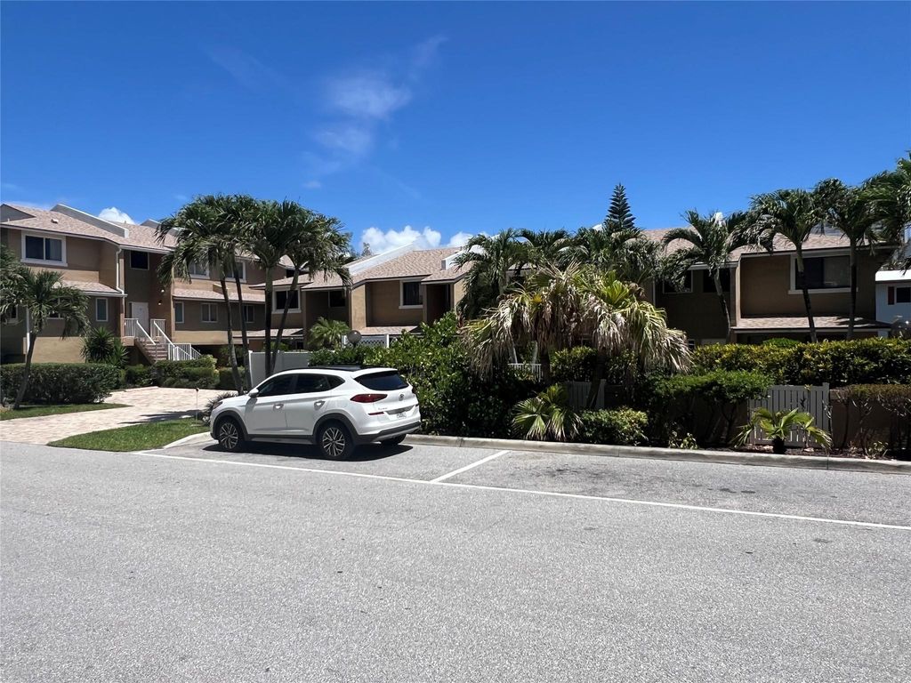 Photo of 3409 SE 8th Street, Pompano Beach, FL 33062 (MLS # F10516893)