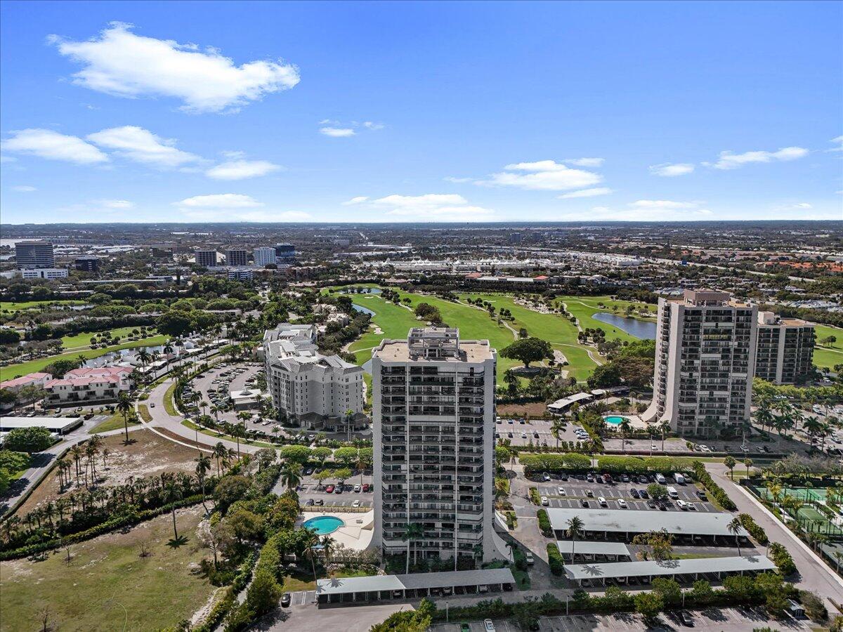 LANDS OF THE PRESIDENT CONDO 3 - Residential