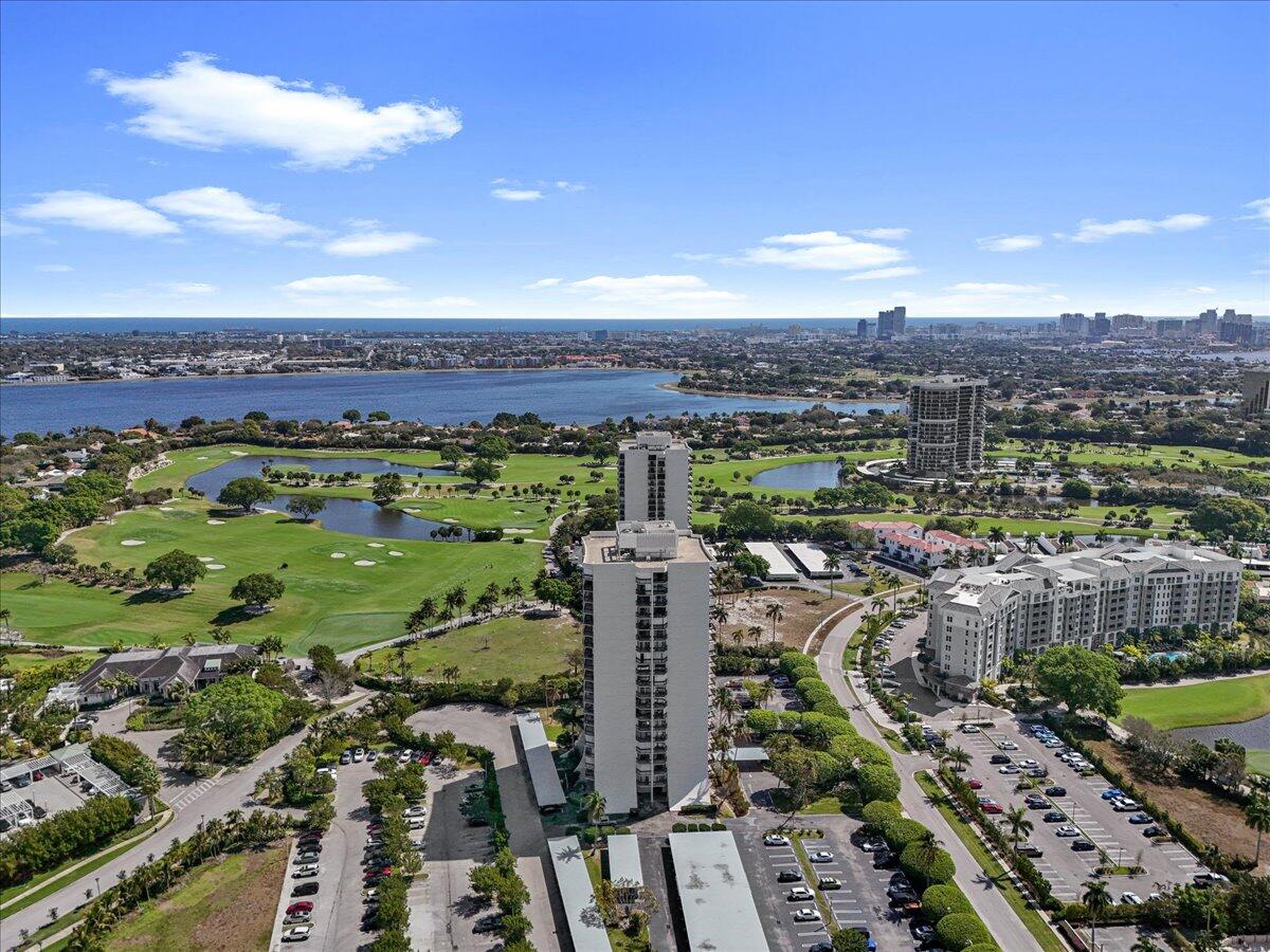 LANDS OF THE PRESIDENT CONDO 3 - Residential