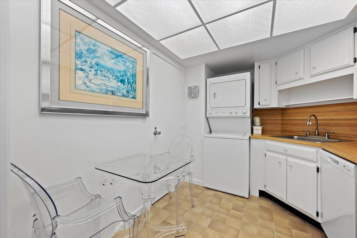 LANDS OF THE PRESIDENT CONDO 3 - Residential