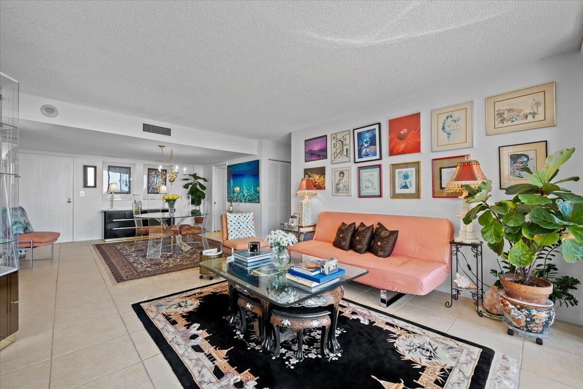 LANDS OF THE PRESIDENT CONDO 3 - Residential