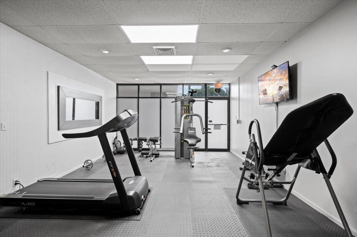 LANDS OF THE PRESIDENT CONDO 3 - Residential