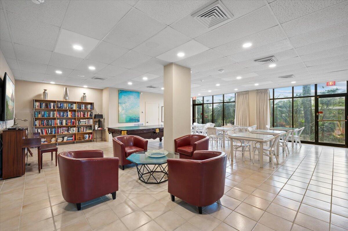 LANDS OF THE PRESIDENT CONDO 3 - Residential