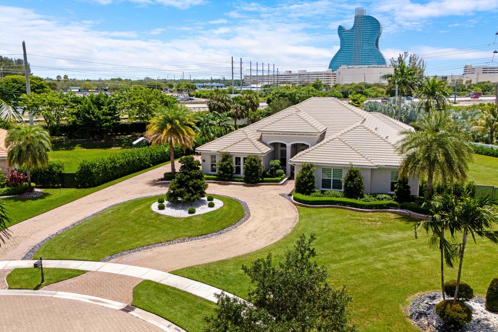 Photo of 5202 S Sterling Ranch Circle, Davie, FL 33314 (MLS # R11121406)