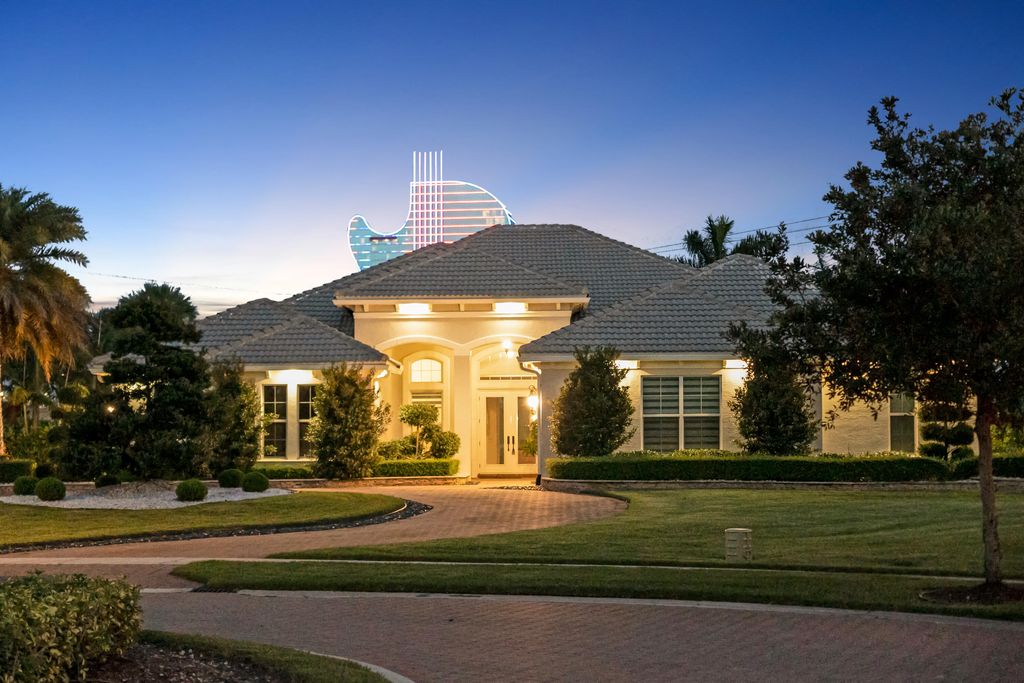 Photo of 5202 S Sterling Ranch Circle, Davie, FL 33314 (MLS # R11121406)