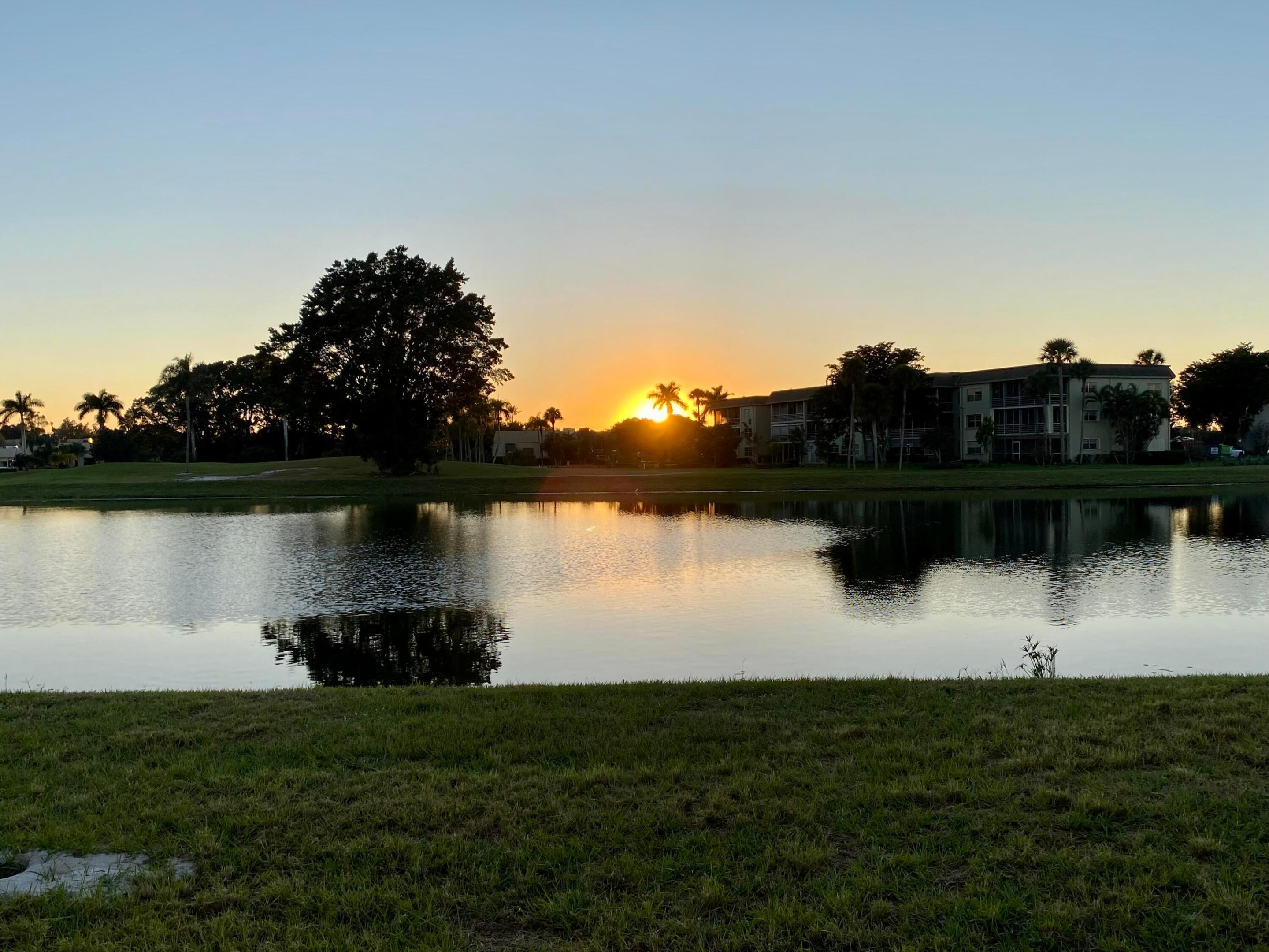 FOUNTAINS OF PALM BEACH CONDO 5 - Residential