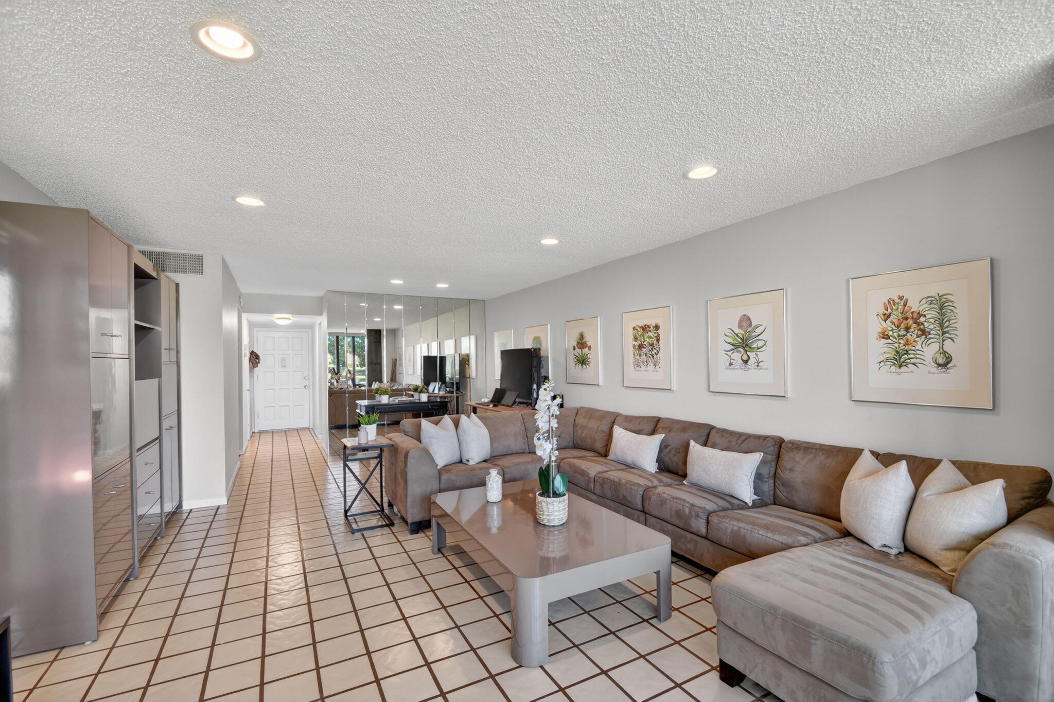 FOUNTAINS OF PALM BEACH CONDO 5 - Residential