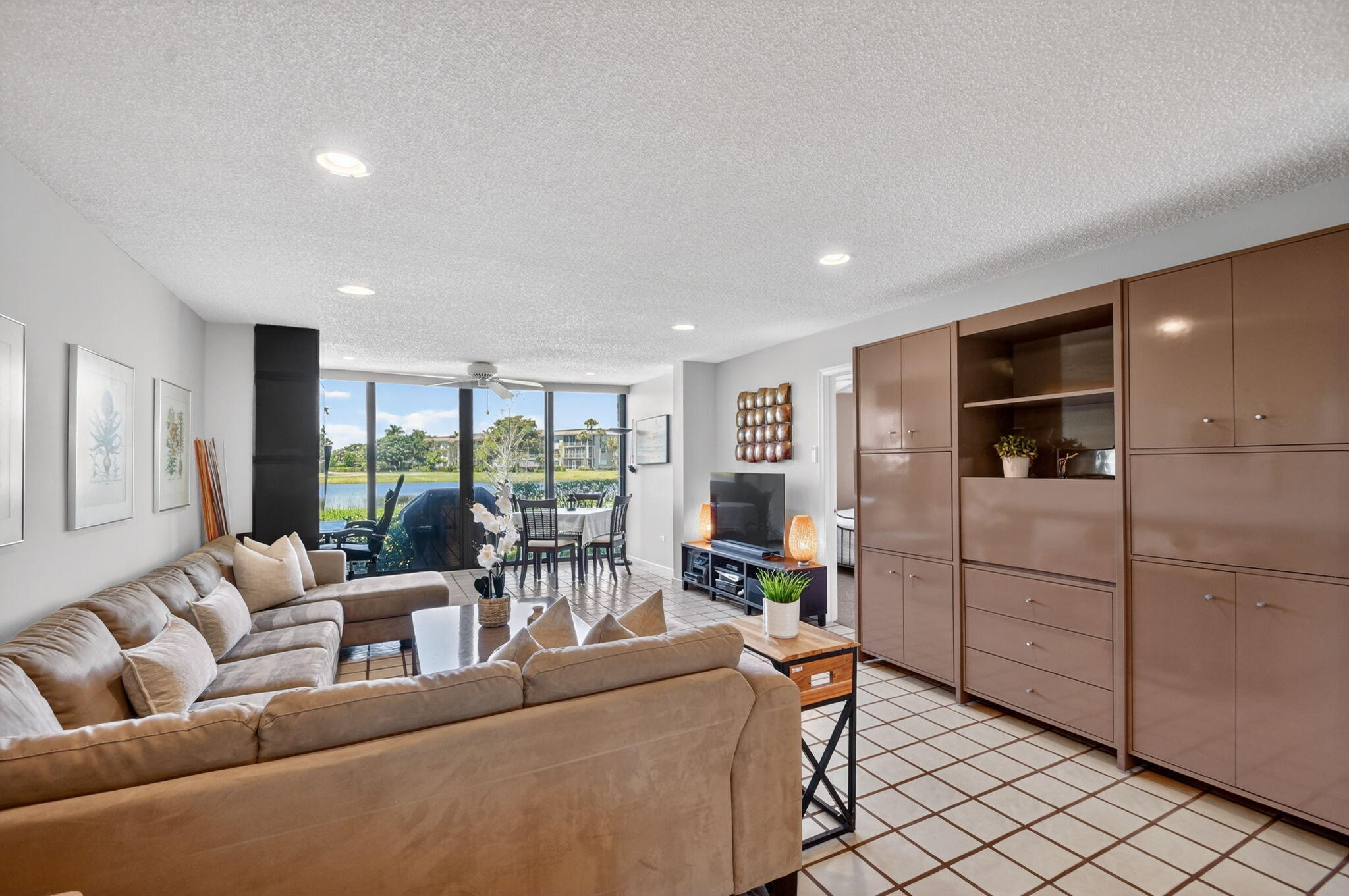 FOUNTAINS OF PALM BEACH CONDO 5 - Residential