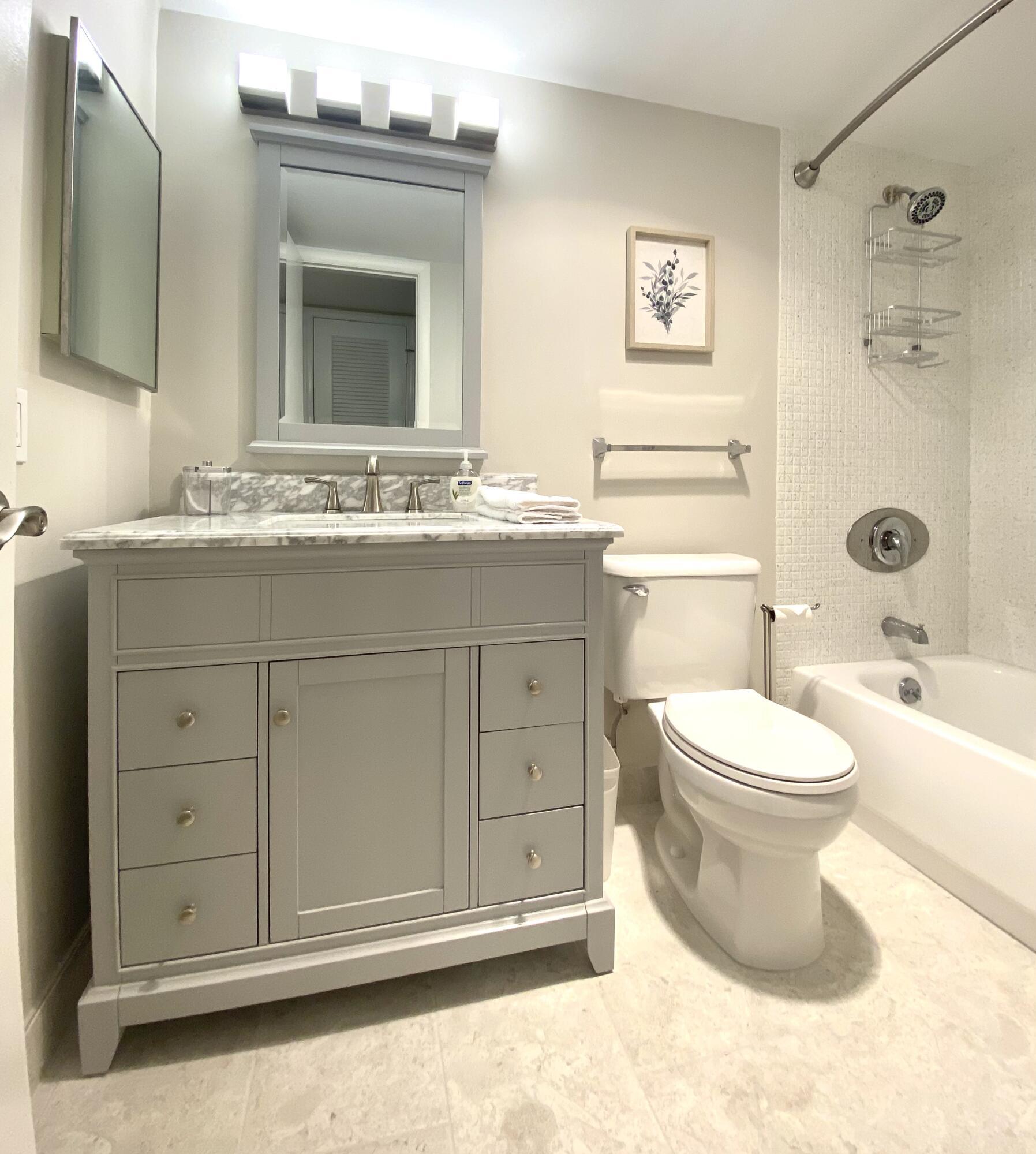 FOUNTAINS OF PALM BEACH CONDO 5 - Residential