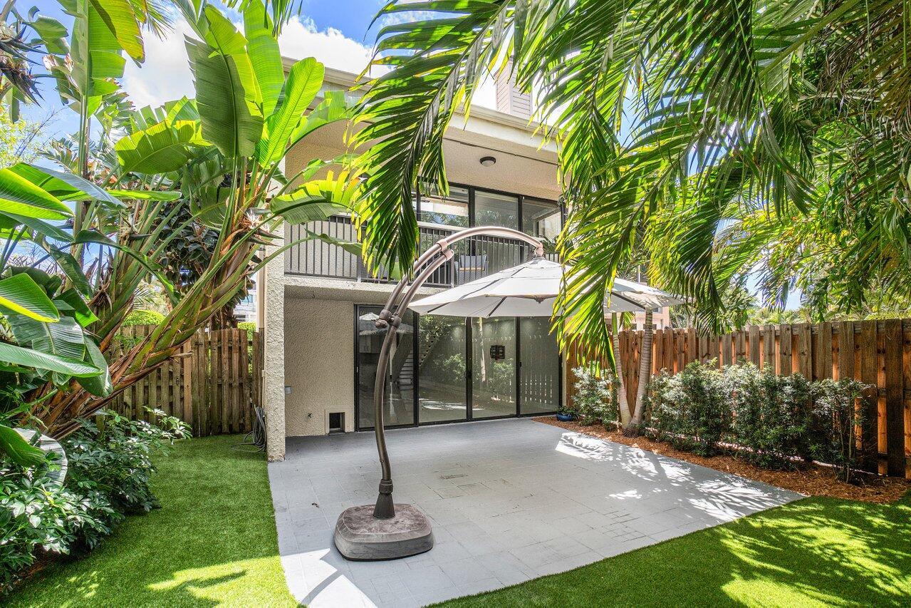 EIGHT HUNDRED OCEAN PLACE CONDO - Residential