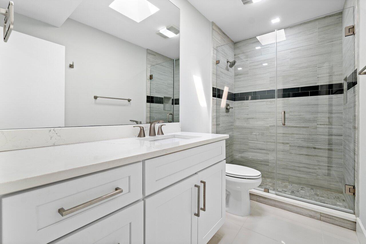 EIGHT HUNDRED OCEAN PLACE CONDO - Residential