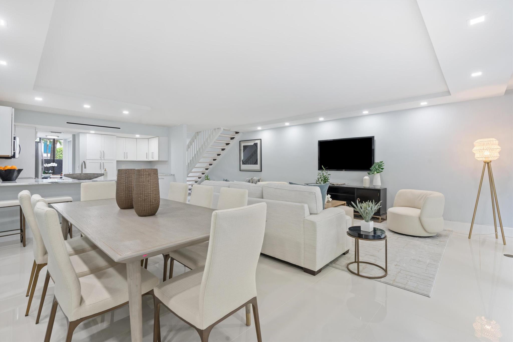 EIGHT HUNDRED OCEAN PLACE CONDO - Residential