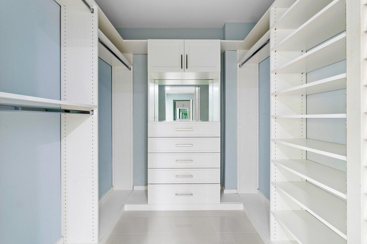 EIGHT HUNDRED OCEAN PLACE CONDO - Residential