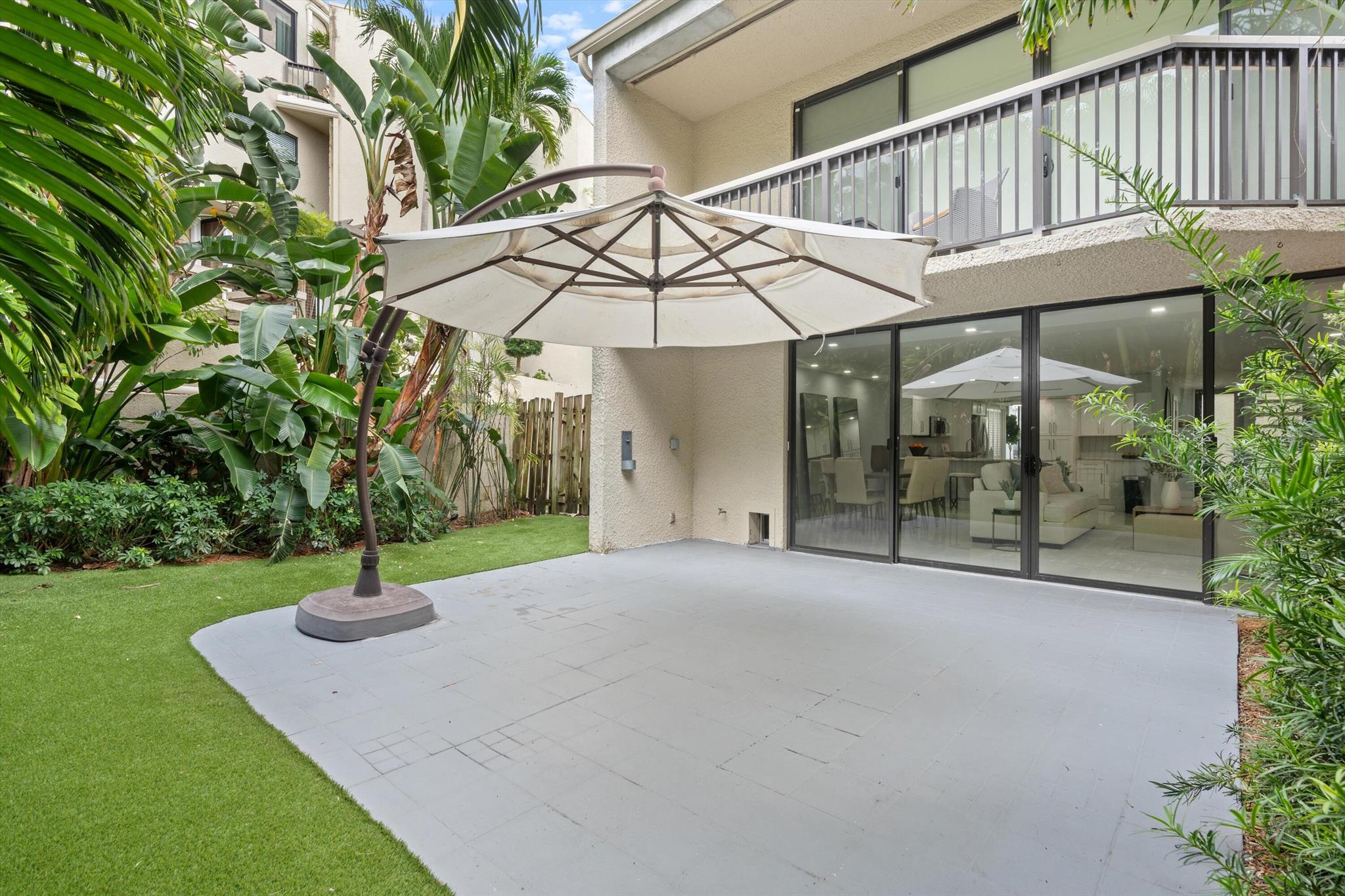 EIGHT HUNDRED OCEAN PLACE CONDO - Residential