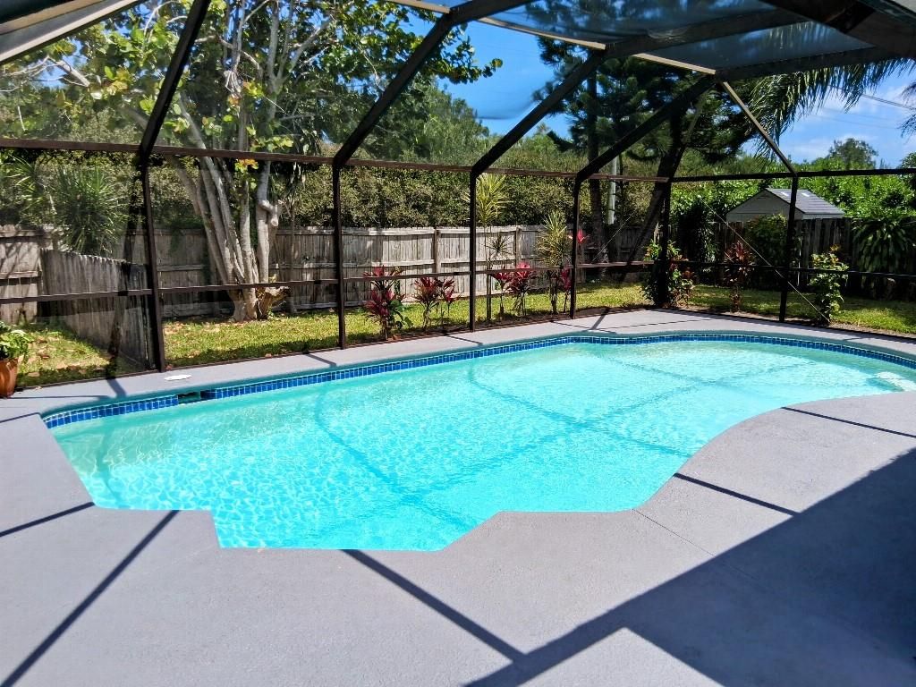 Photo of 1963 SE Washington Street, Stuart, FL 34997 (MLS # F10502633)