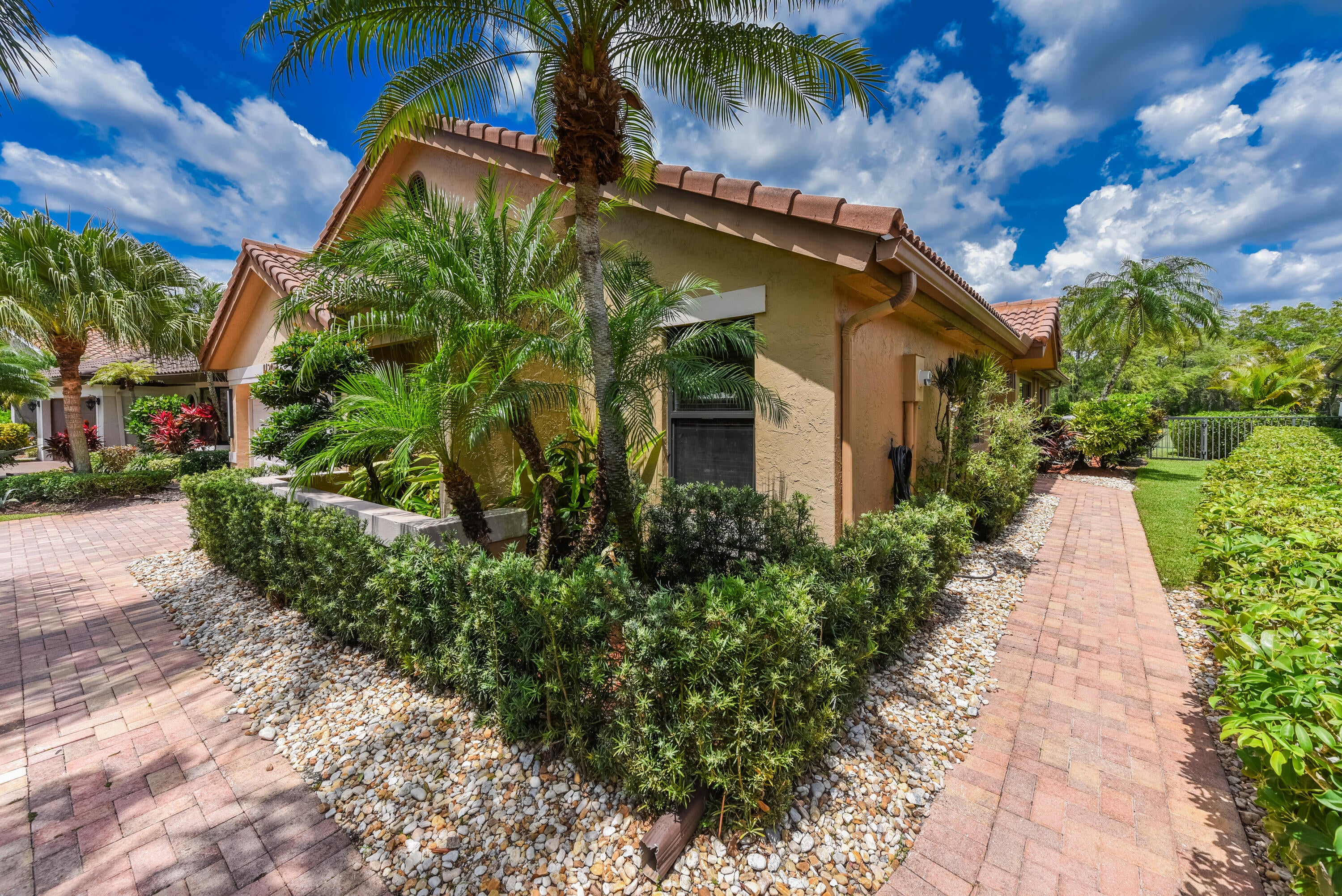 11204 Cloverleaf Circle