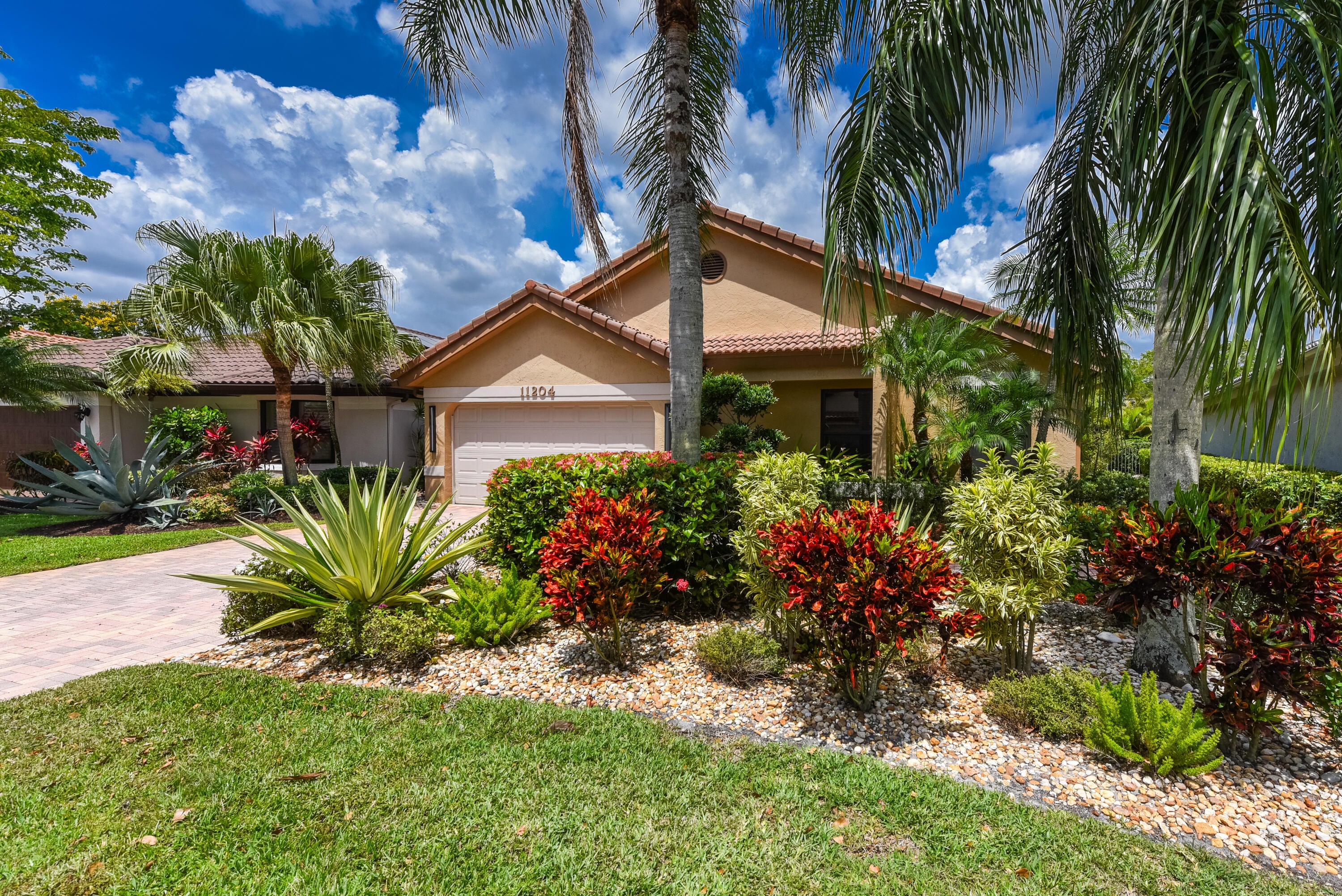 11204 Cloverleaf Circle