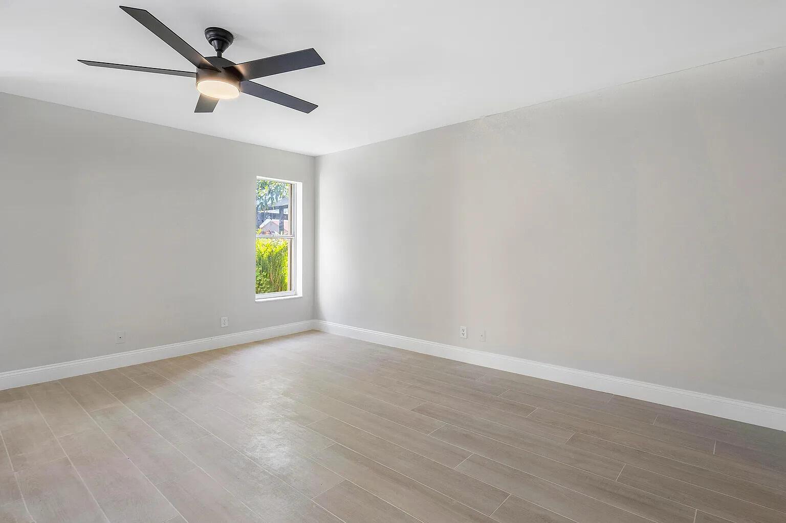 BRENTWOOD OF BOCA PH 6 - Residential Lease