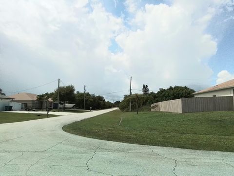 A home in Port St Lucie