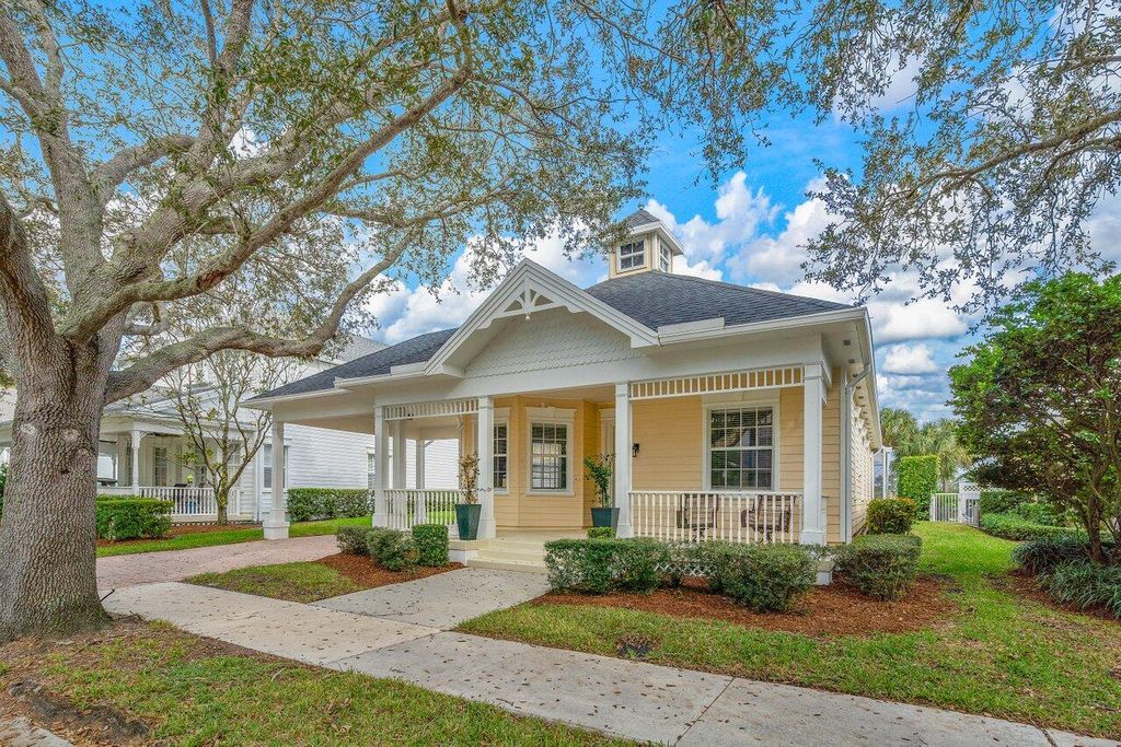 Photo of 272 Barbados Drive, Jupiter, FL 33458 (MLS # R10940479)