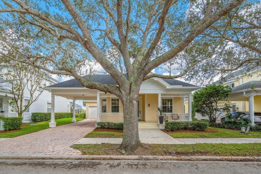 Photo of 272 Barbados Drive, Jupiter, FL 33458 (MLS # R10940479)