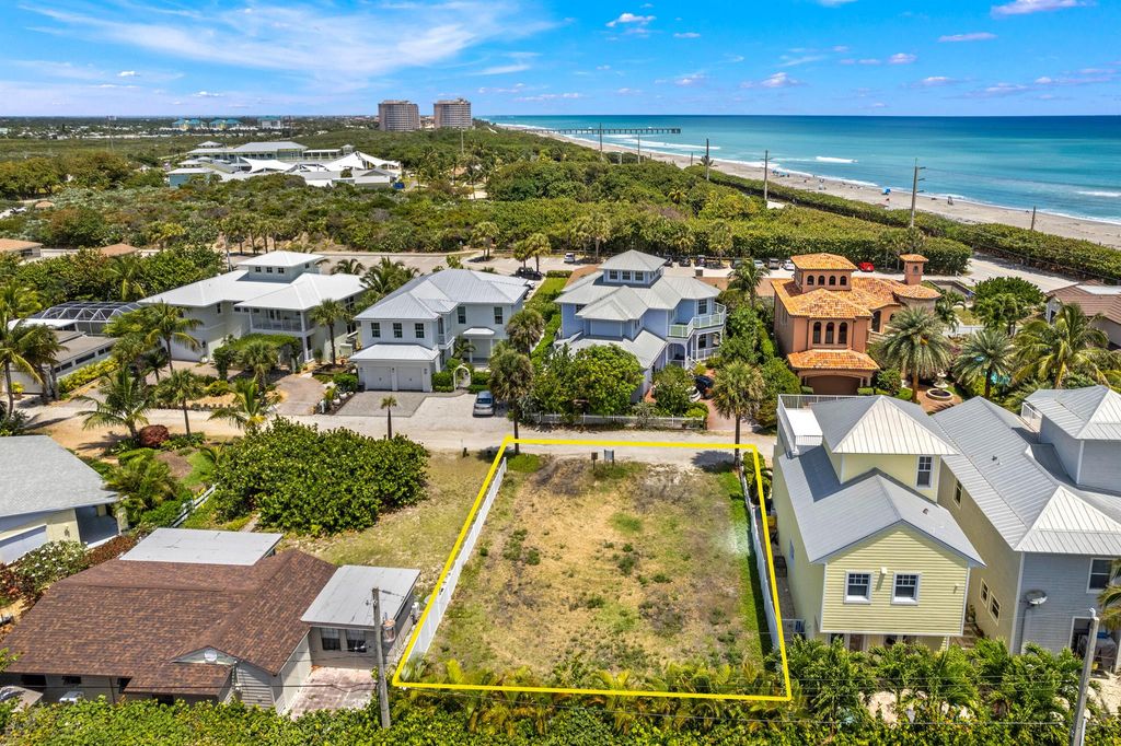 Photo of 510 Saturn Lane, Juno Beach, FL 33408 (MLS # R10800298)