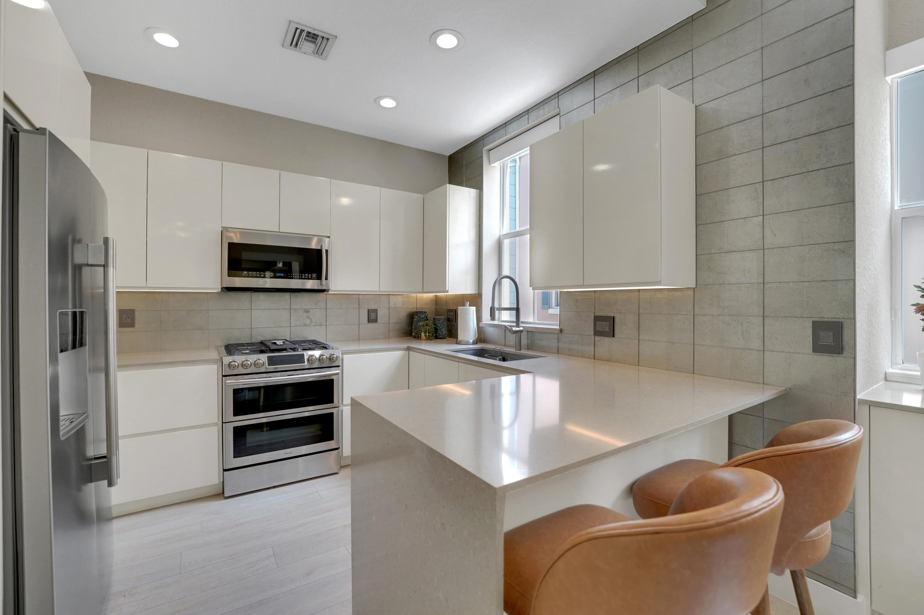 502 NE 7th Avenue Unit 1