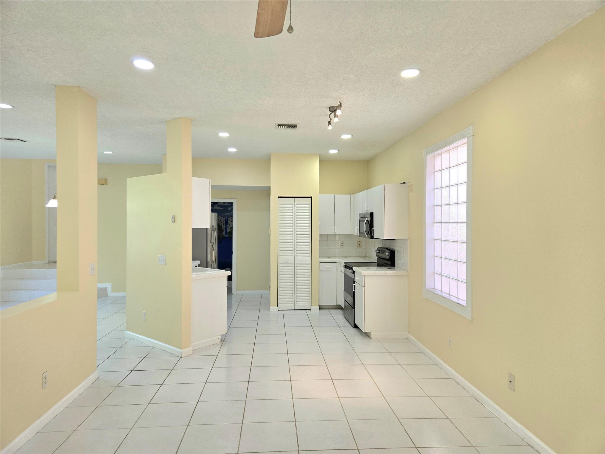 Oakwood 80-39 B - Residential Lease