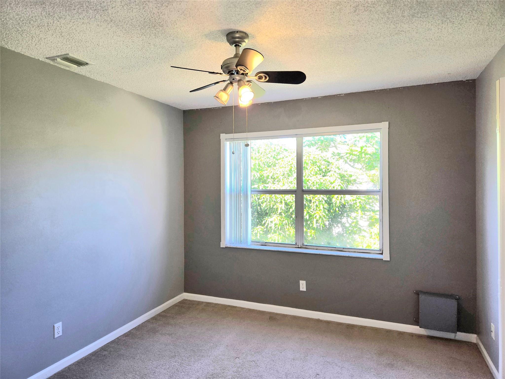 Oakwood 80-39 B - Residential Lease