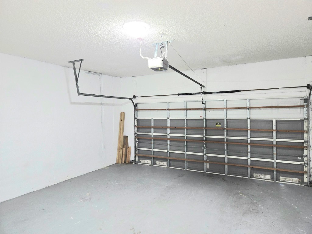 Oakwood 80-39 B - Residential Lease